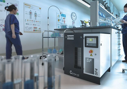 Компрессор Atlas Copco SF 4 FF. Стоматологический медицинский спиральный компрессор Atlas Copco SF 4 FF со встроенным осушителем.