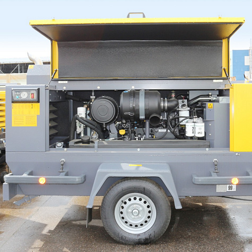 Компрессор Atlas Copco XAHS 186. Дизельный, передвижной, компрессор Atlas Copco XAHS 186 на шасси.