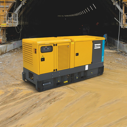 Электрический компрессор Atlas Copco E-Air T900. Электрический передвижной компрессор Atlas Copco E-Air T900 с электродвигателем, на раме. На компрессоры на шасси выдается ПТС или ПСМ.