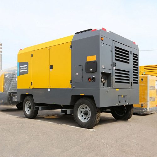 Компрессор Atlas Copco V 900 PACE. Дизельный передвижной компрессор повышенной мощности на шасси Atlas Copco V 900 PACE.